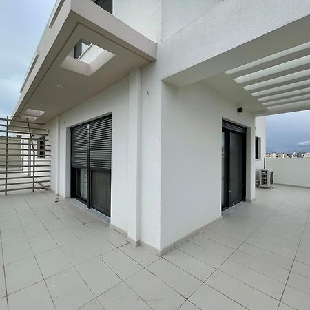 Gleaming Apartments Near Athens Metro Mall Atenas Exterior foto