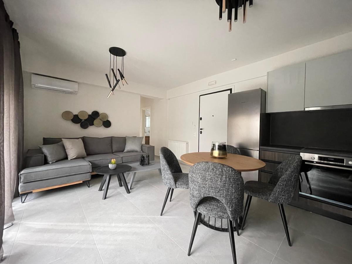 Gleaming Apartments Near Athens Metro Mall Atenas Exterior foto