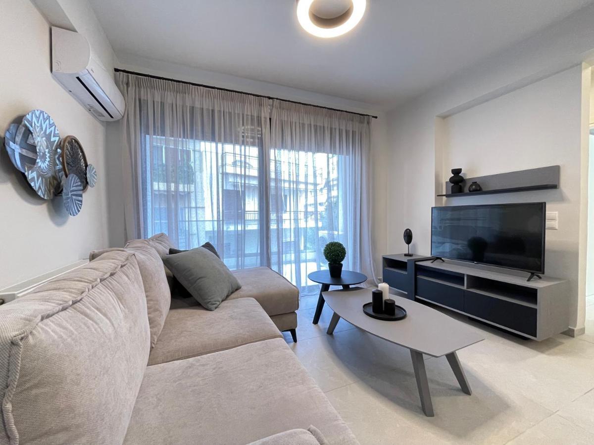 Gleaming Apartments Near Athens Metro Mall Atenas Exterior foto