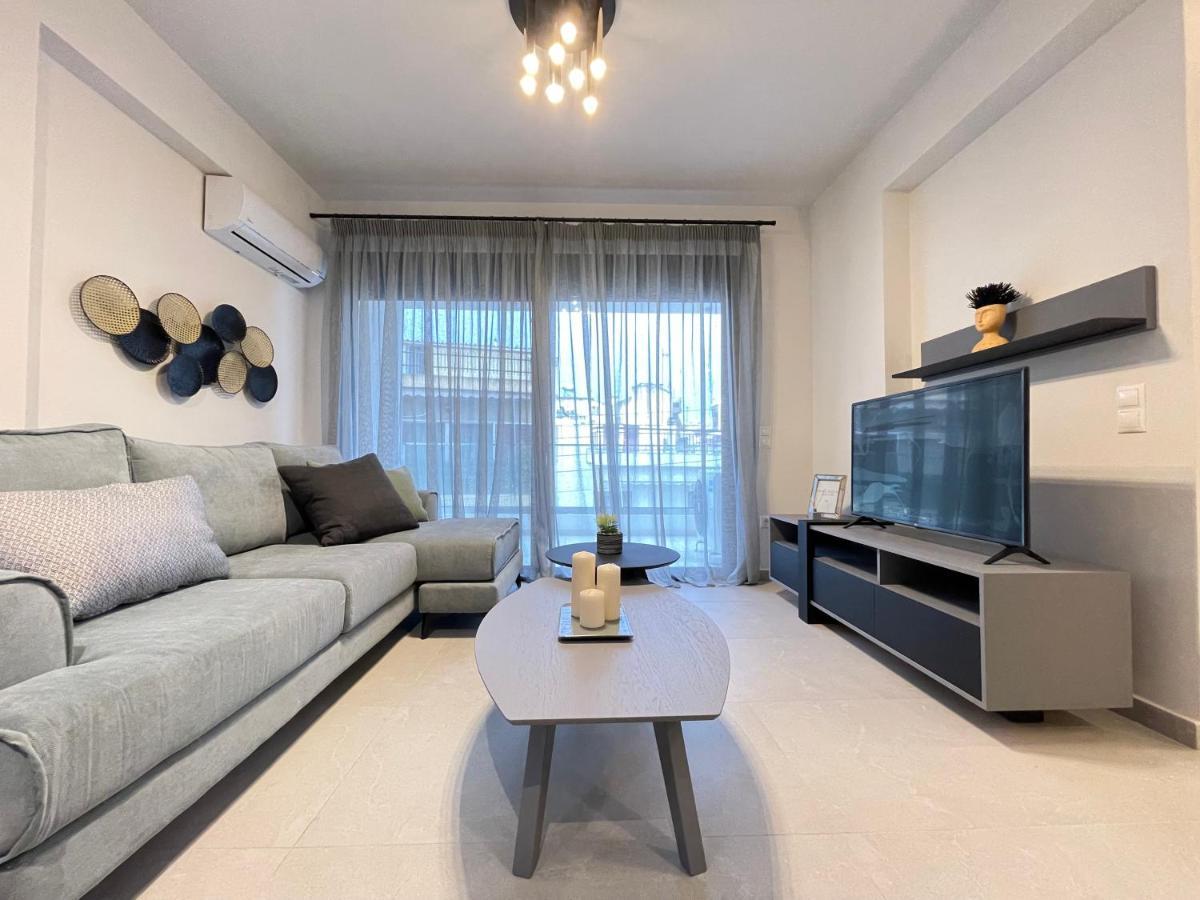 Gleaming Apartments Near Athens Metro Mall Atenas Exterior foto