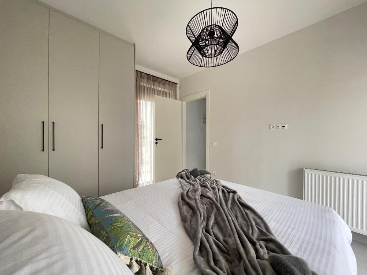 Gleaming Apartments Near Athens Metro Mall Atenas Exterior foto