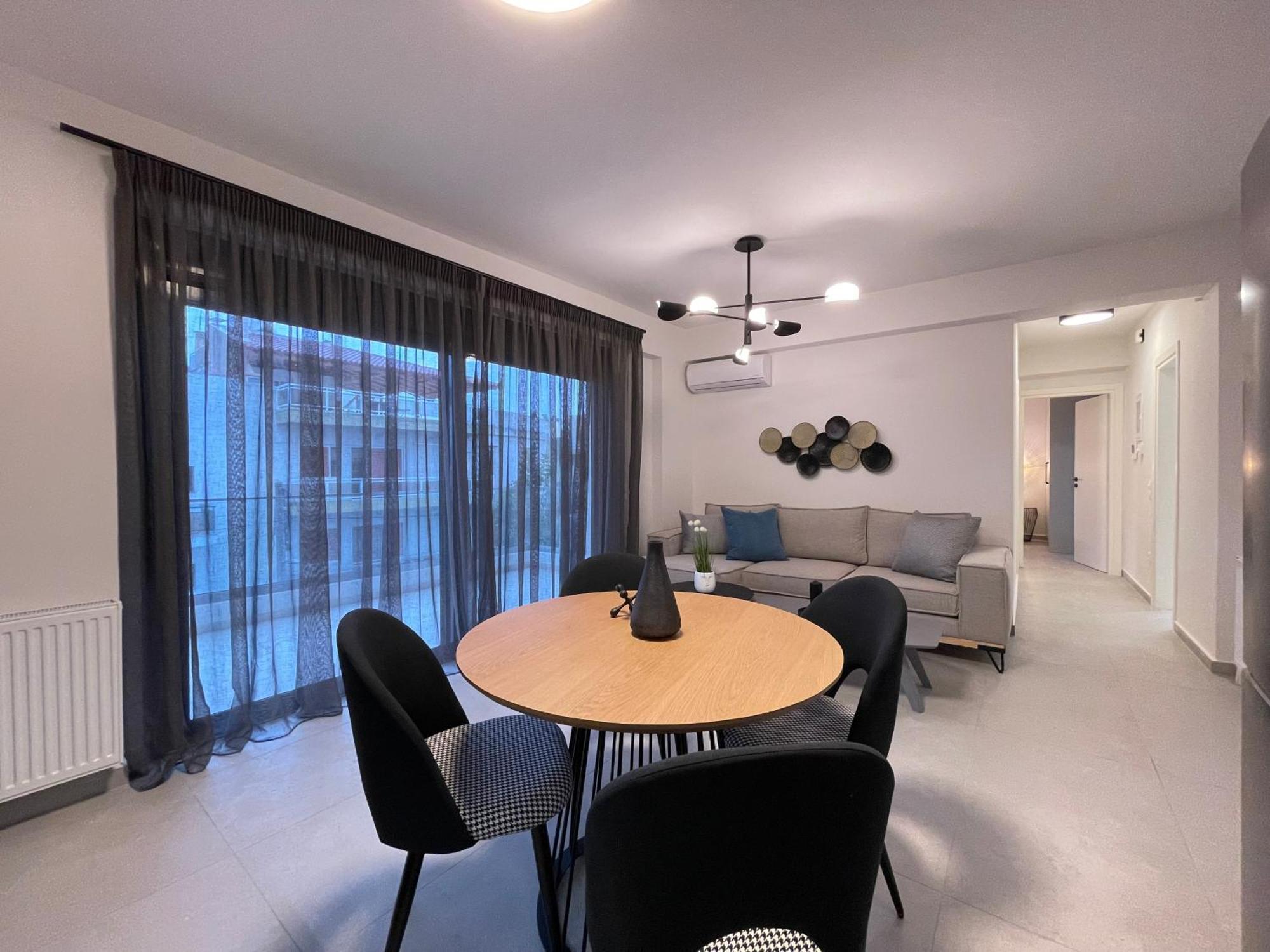 Gleaming Apartments Near Athens Metro Mall Atenas Exterior foto