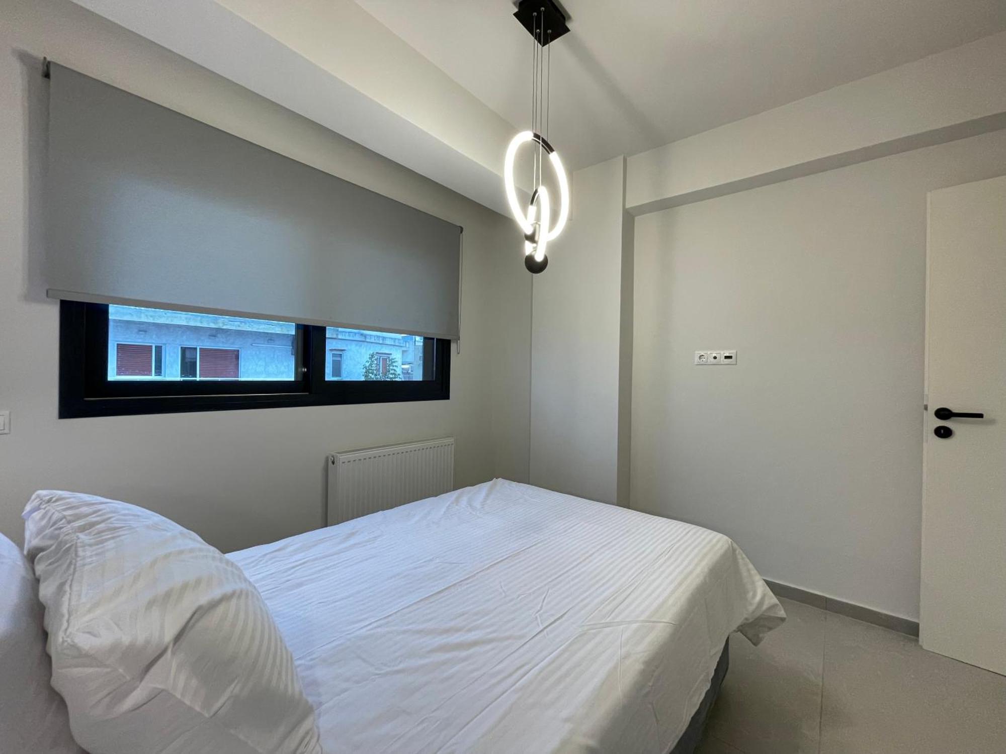 Gleaming Apartments Near Athens Metro Mall Atenas Exterior foto